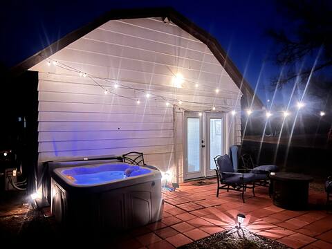 Wichita Mtns Barn@Ft Sill, Medicine Park, Hot tub