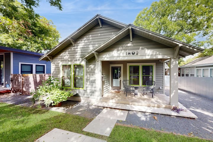 Modern 3BR | Patio | Firepit | W/D