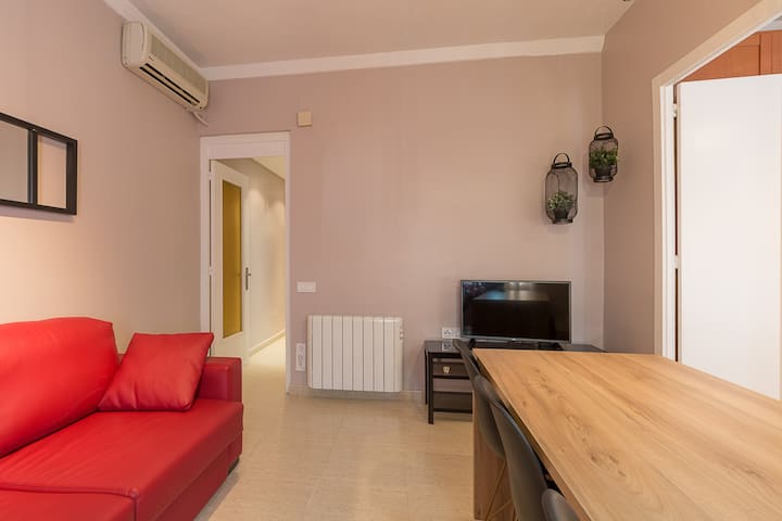 Plaza España, comfy, 3 bedrooms gallery image 3