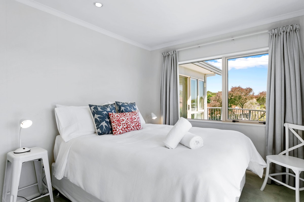 Druga spavaća soba s bračnim krevetom na katu