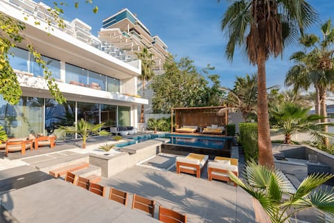 Five Palm Luxury Beach Villa with Private Pool