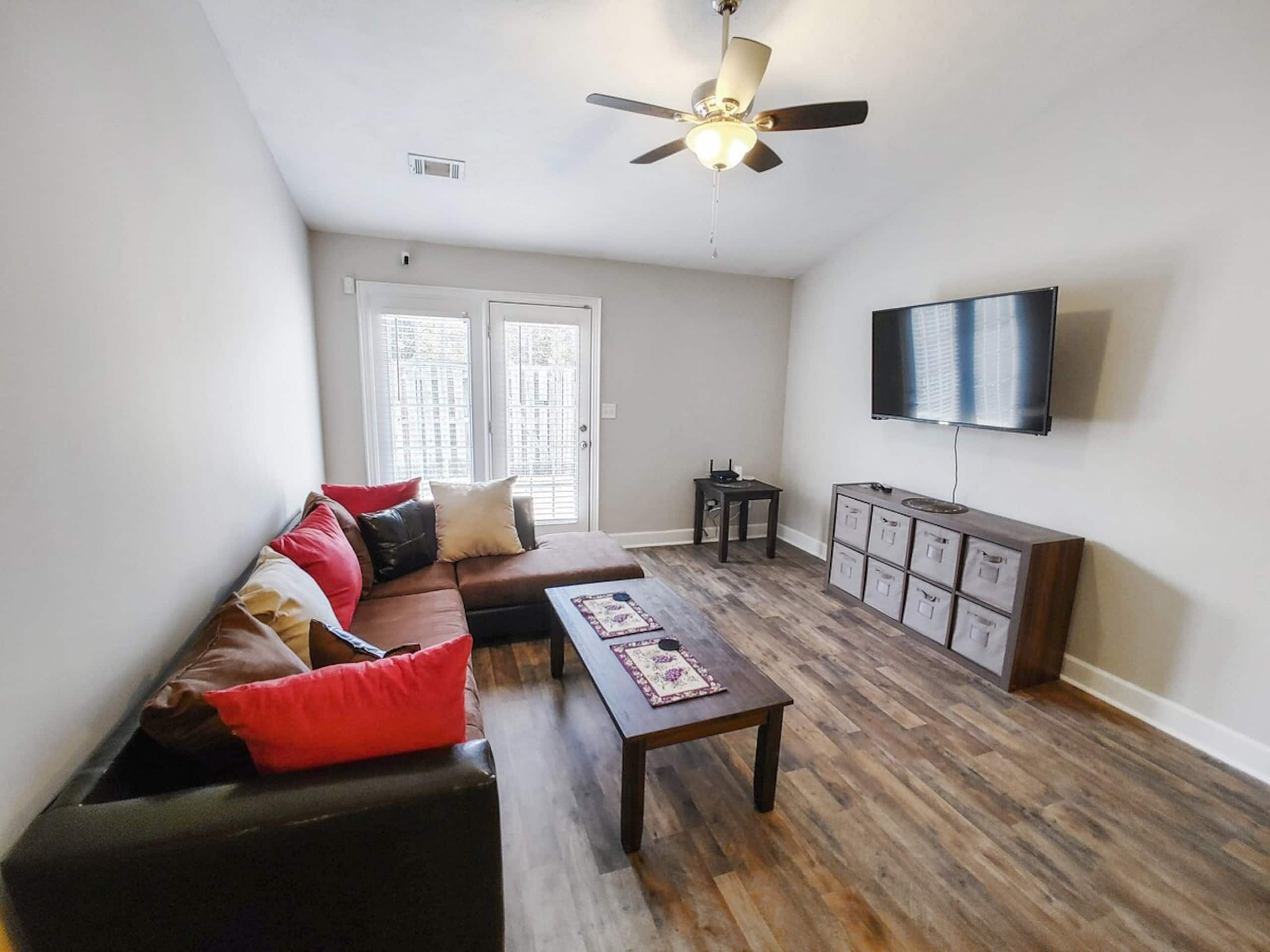 Royal Villa - Quiet, Modern, Chic - Photo 2