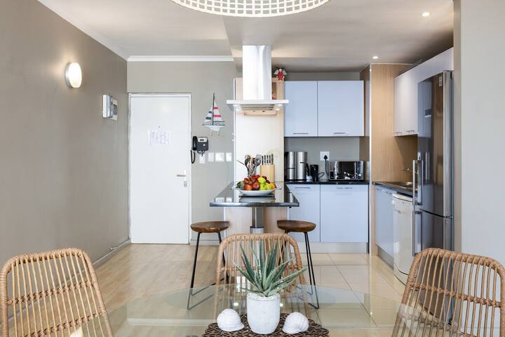 Horizon Bay 301 by CTHA gallery image 5