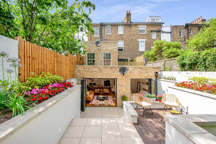Stunning Islington House with Beautiful Garden gallery image 5