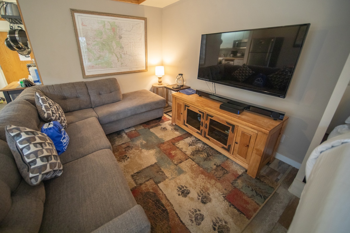 Uživajte u omiljenim programima na zidnom televizoru