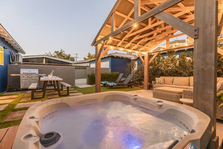 La Jolla Beach Bungalow | 4BR w/ Hot Tub & Casita gallery image 4