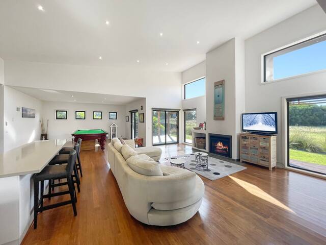 St. Emilion – 13th Beach Golf Links Estate