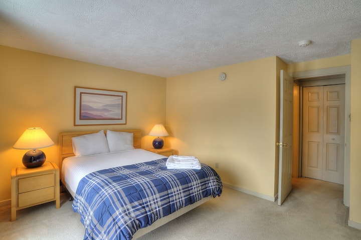 Bračni krevet (širine 150-179 cm) (glavni kat)