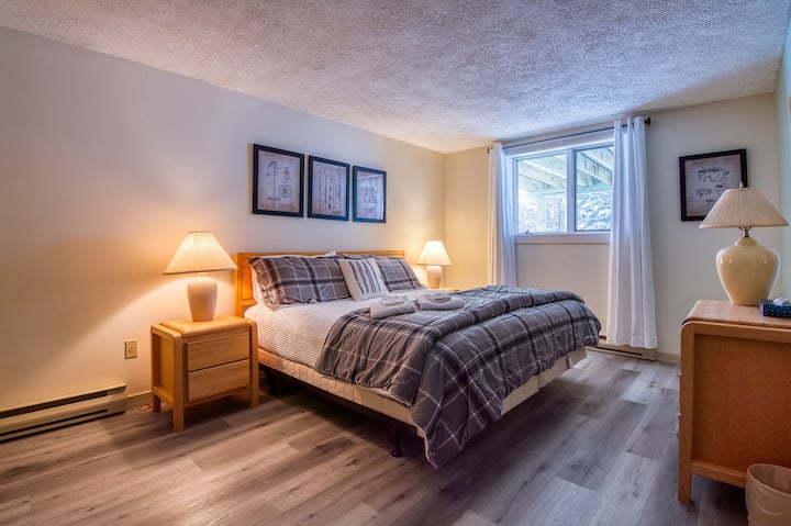 Četvrta spavaća soba s bračnim krevetom (niža razina)