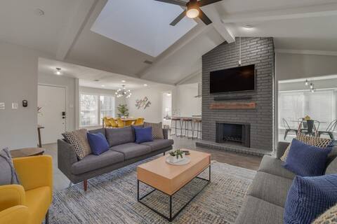 Charming 5BD/3BA in the Heart of Plano (Sleeps 10)