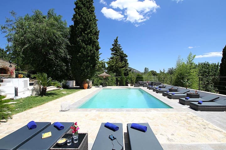 Renthousing managed Airbnb listing 1