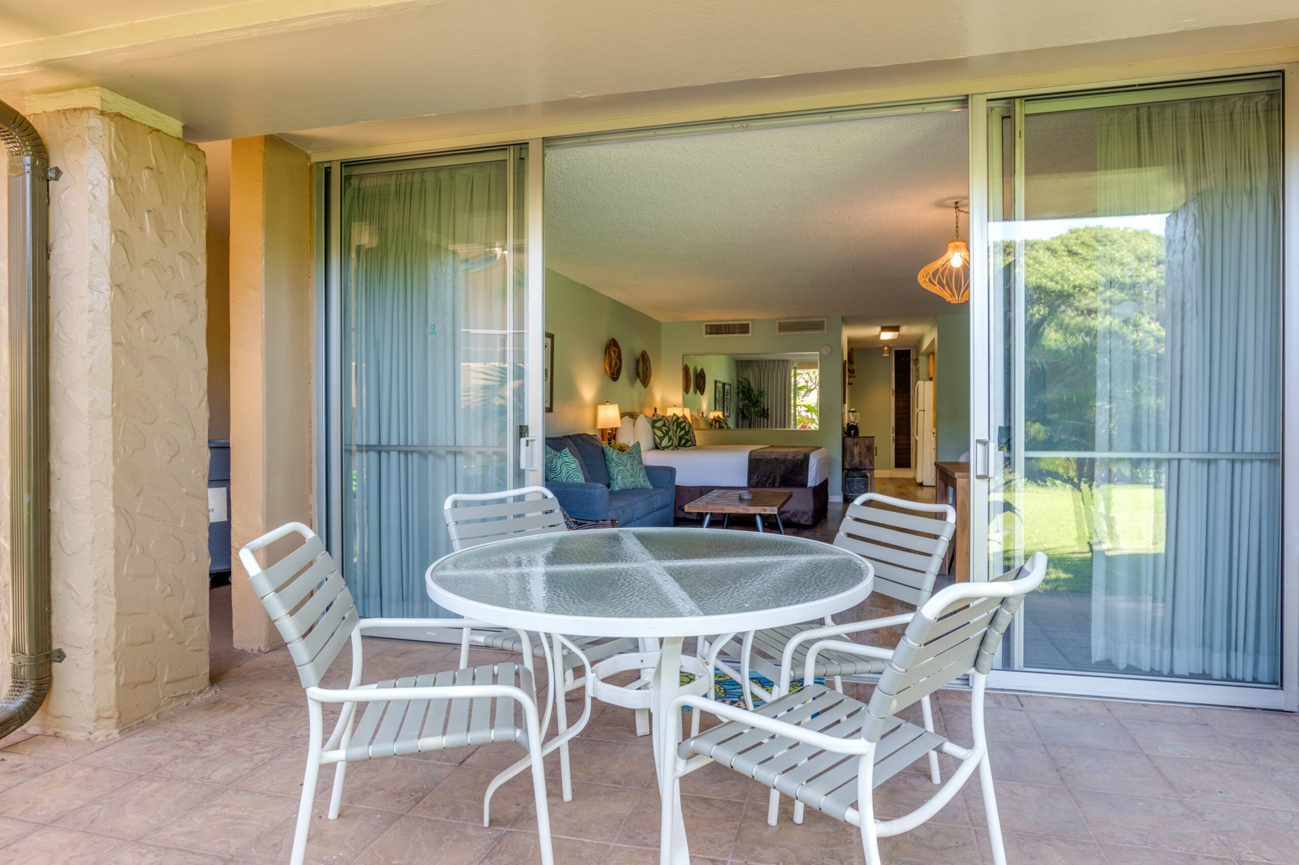 Condo in Lahaina · ★4.54 · Studio · 2 beds · 1 bath - Image 5