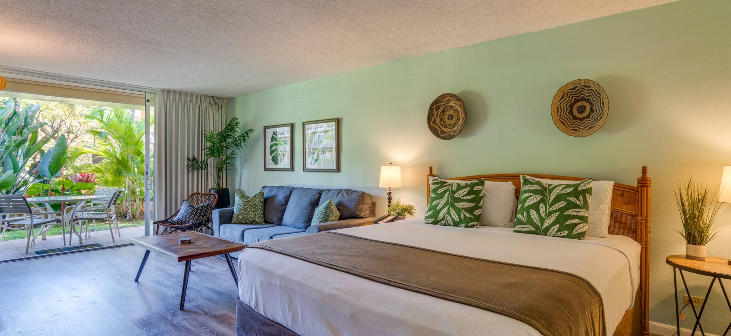 Condo in Lahaina · ★4.54 · Studio · 2 beds · 1 bath - Image 4