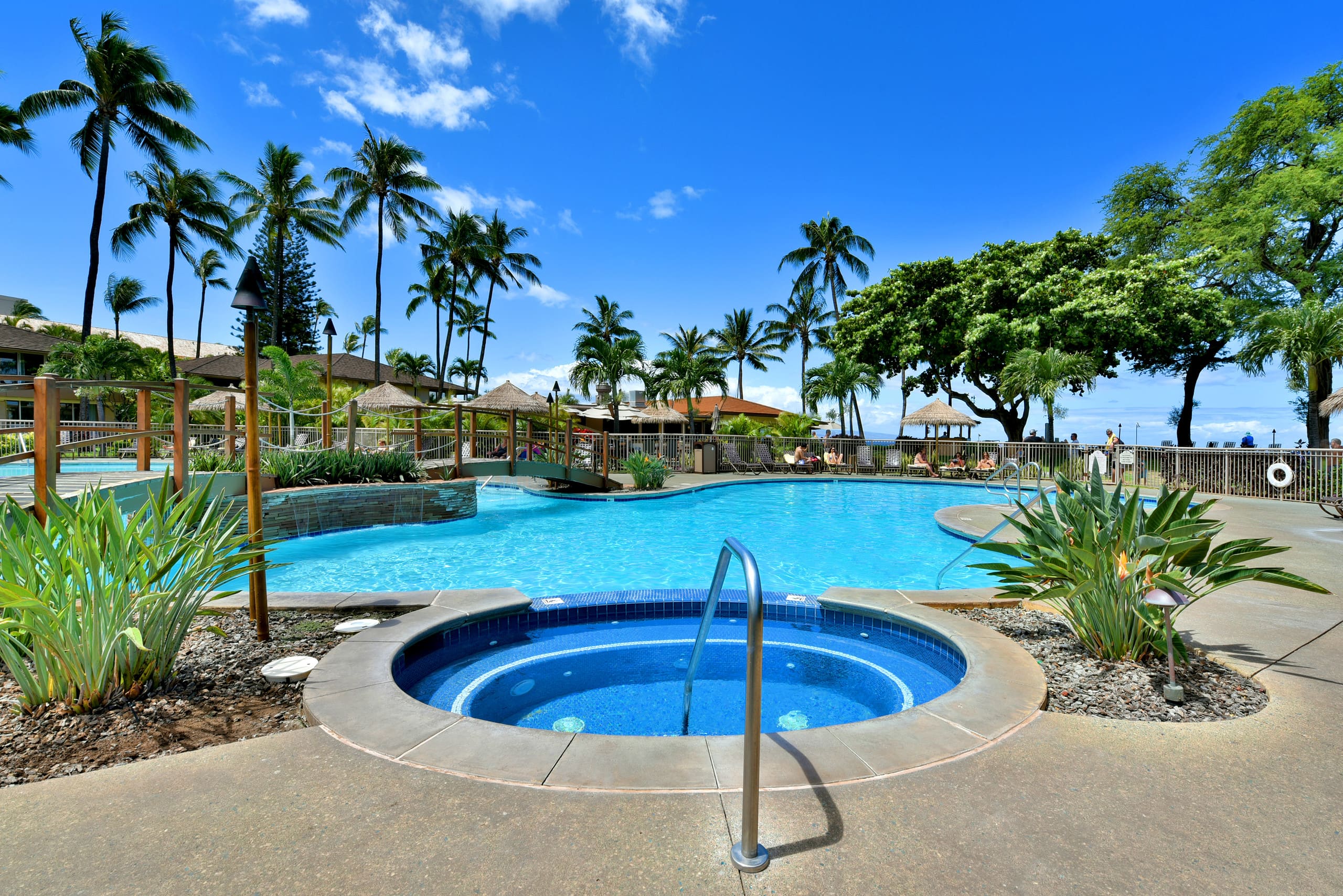 Condo in Lahaina · ★4.54 · Studio · 2 beds · 1 bath - Image 1