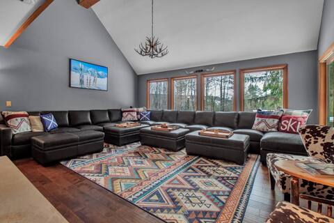 Ellicottville Big Chalet Nestled in the Pines