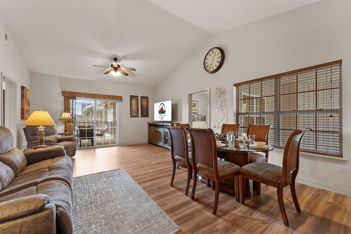 3 Bedroom, 3 Bathroom Golf Condo With An Ha Bathroom - Branson, MO