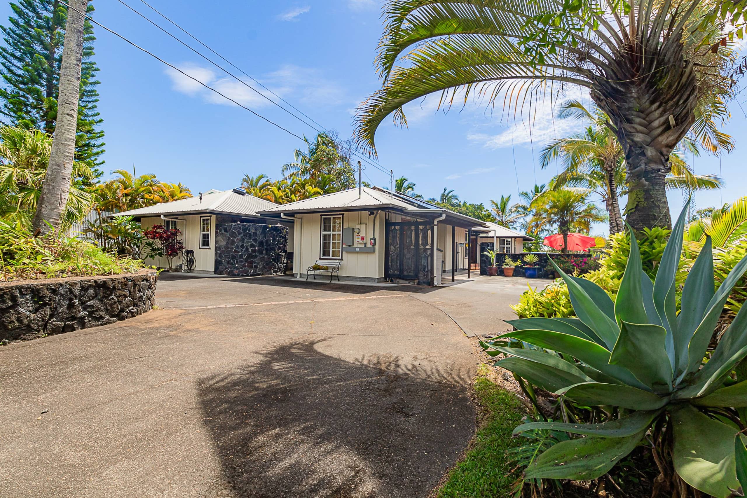 Home in Keaau · ★4.8 · 3 bedrooms · 4 beds · 3 baths - Image 4
