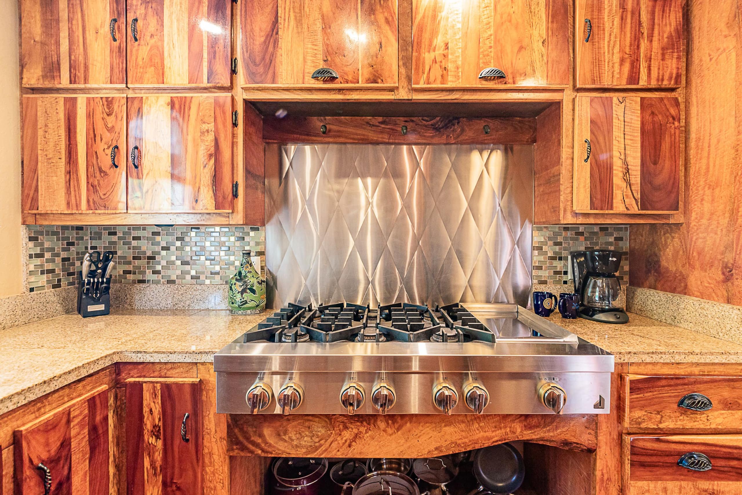 Home in Keaau · ★4.8 · 3 bedrooms · 4 beds · 3 baths - Image 11