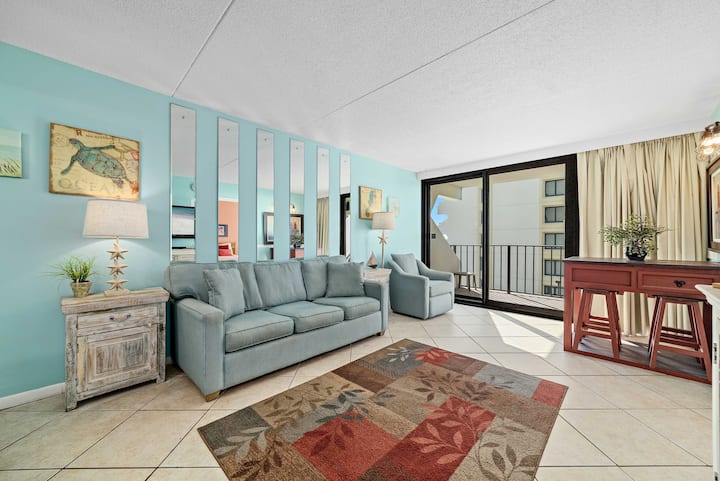 Beautiful Beach Front Condo | Beachball Properties - Gulf Shores, AL
