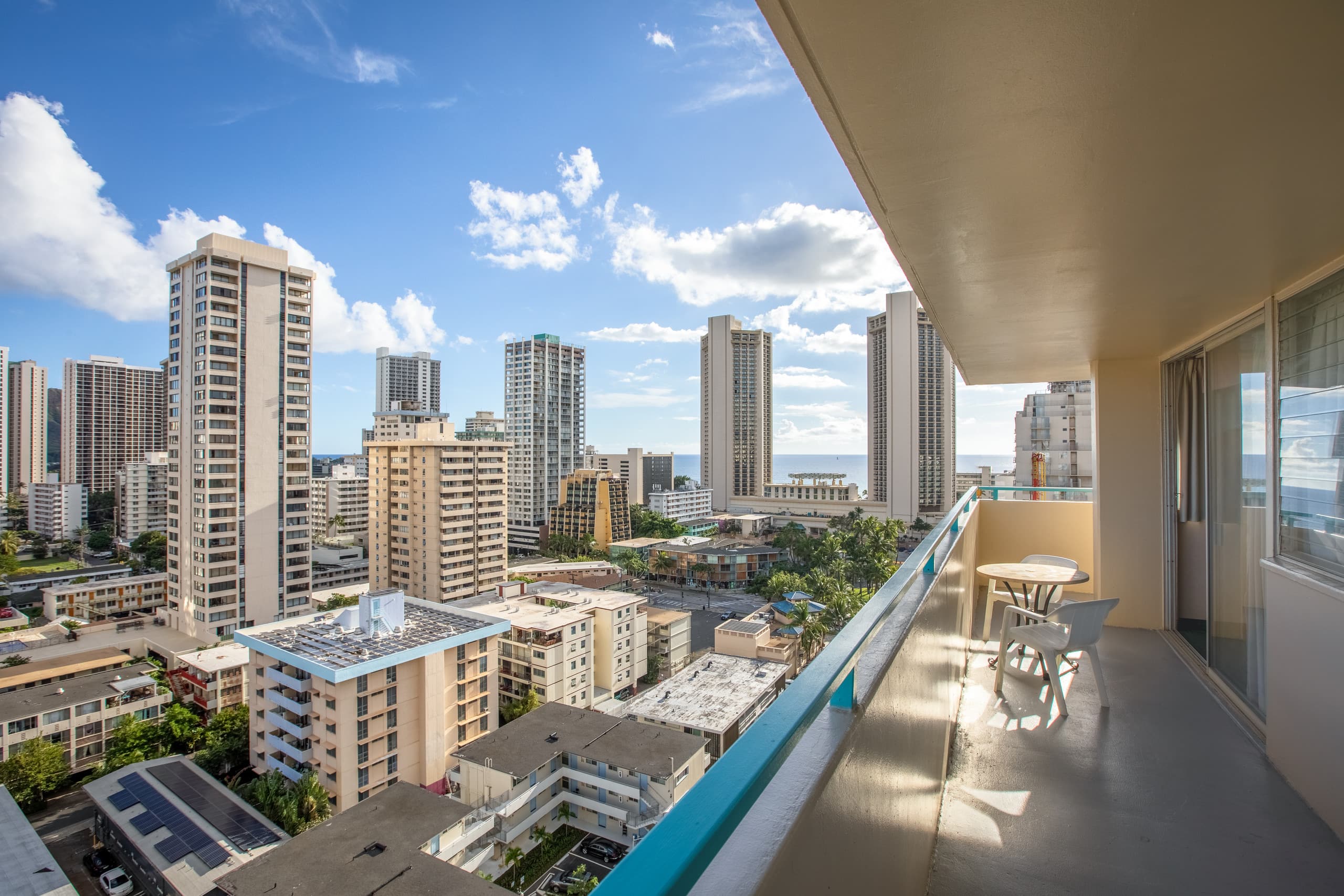 Condo in Honolulu · ★4.75 · 1 bedroom · 2 beds · 1 shared bath - Image 1