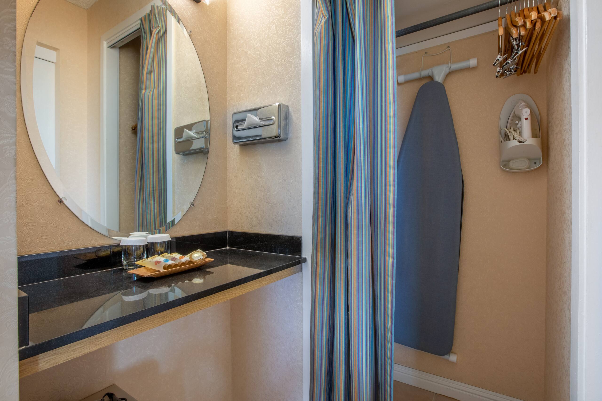 Condo in Honolulu · ★4.75 · 1 bedroom · 2 beds · 1 shared bath - Image 11
