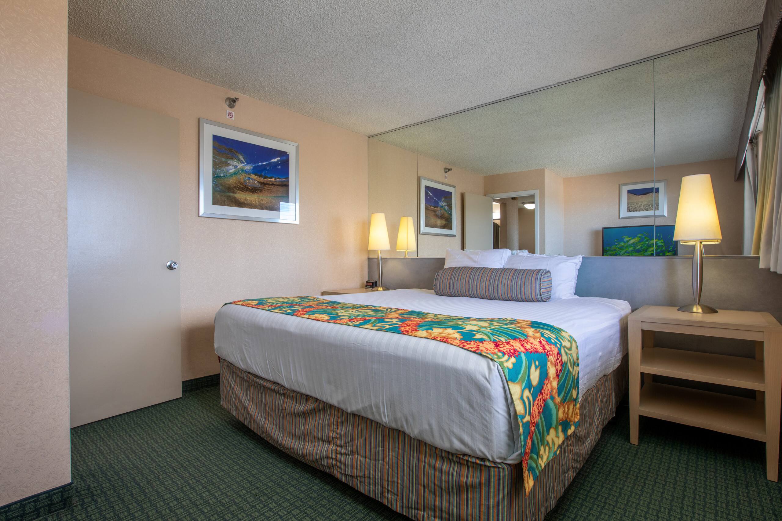 Condo in Honolulu · ★4.75 · 1 bedroom · 2 beds · 1 shared bath - Image 10