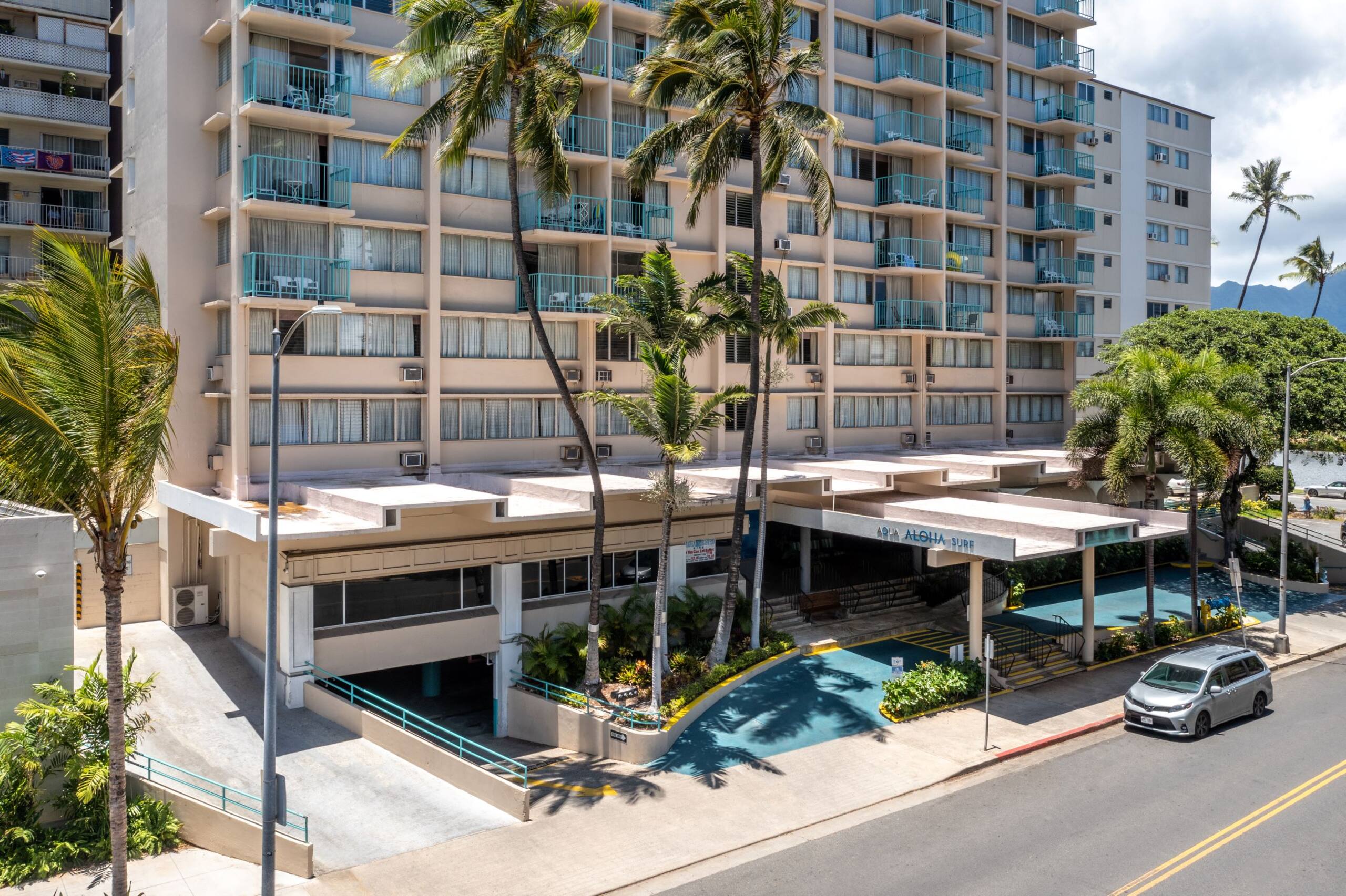 Condo in Honolulu · ★4.75 · 1 bedroom · 2 beds · 1 shared bath - Image 17