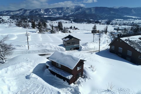 Eco-friendly Ski-cabin near Hot Springs! Pets OK!