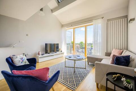 Luxury Coventry Townhouse – Sleeps 9, City Center