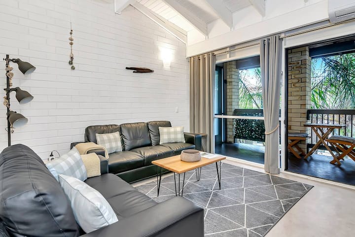 Treetops At Glenelg: Coastal Stay With Leafy Patio - Blackwood