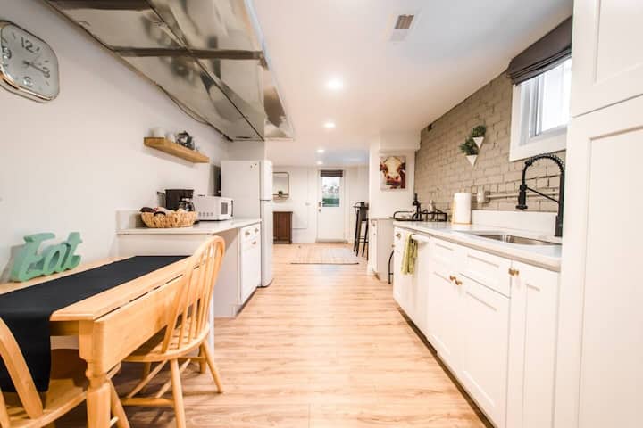 West Highlands Private Basement Bungalow