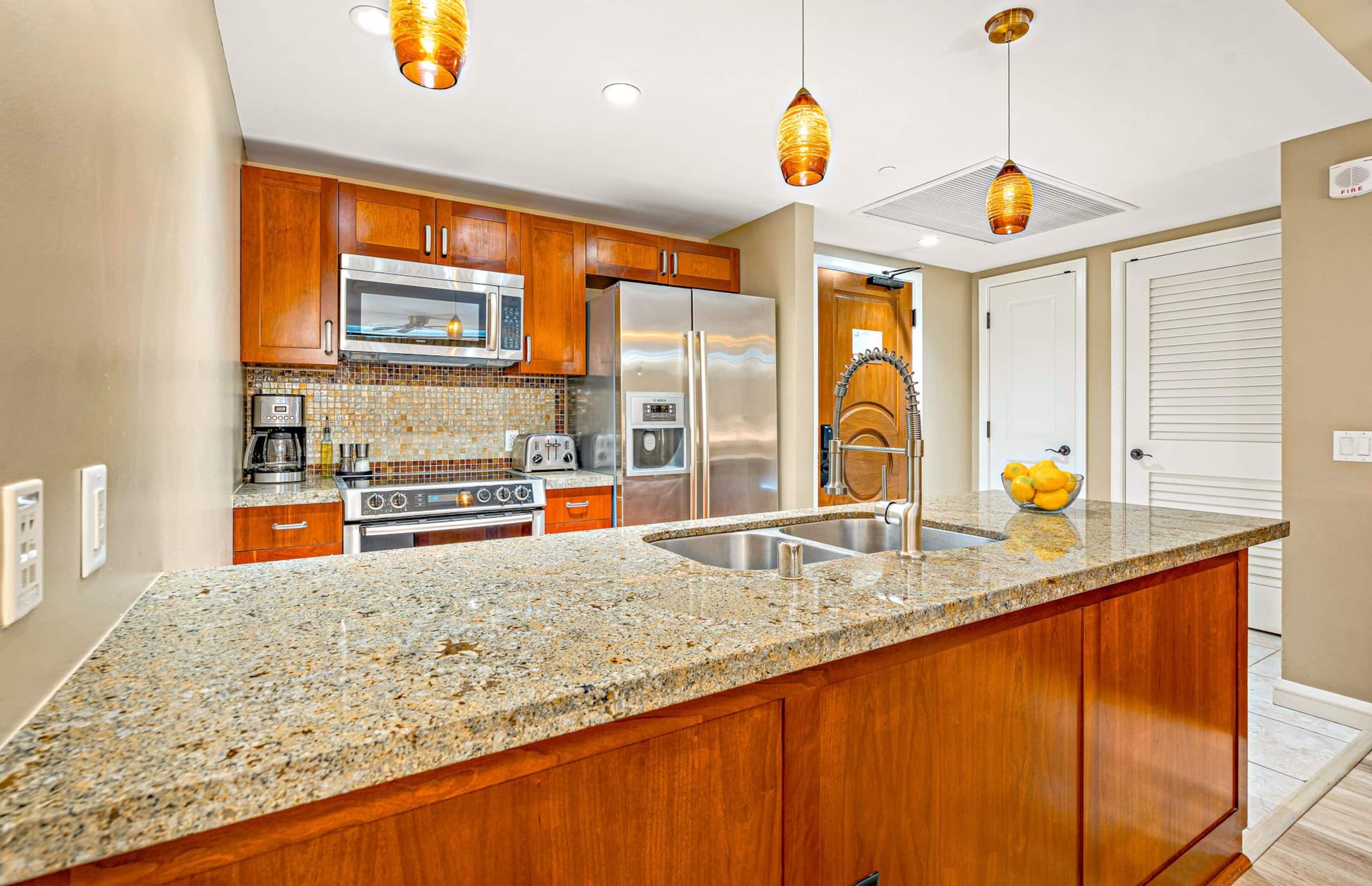 Condo in Lahaina · ★4.44 · 1 bedroom · 3 beds · 1 bath - Image 12