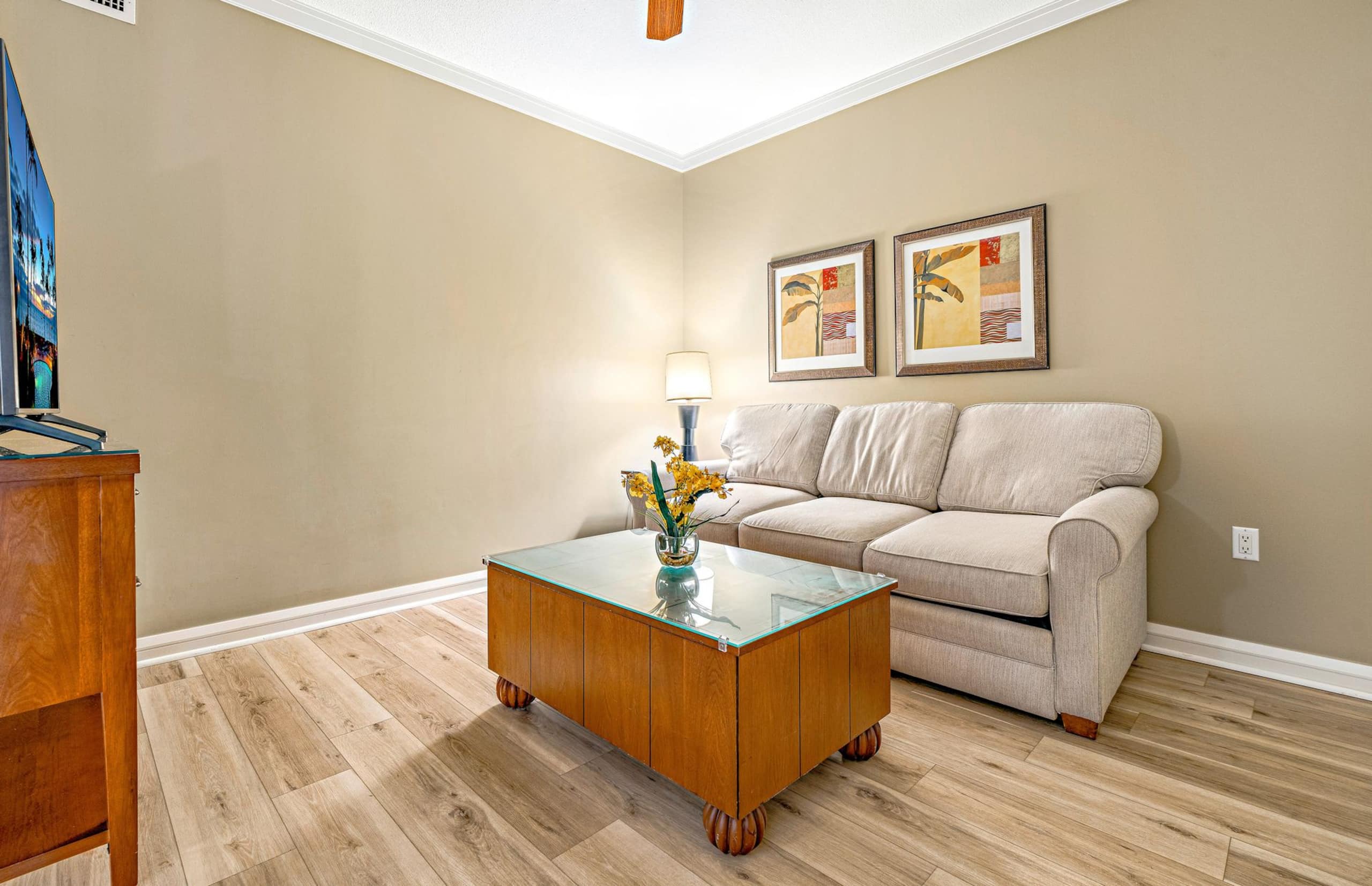Condo in Lahaina · ★4.44 · 1 bedroom · 3 beds · 1 bath - Image 14