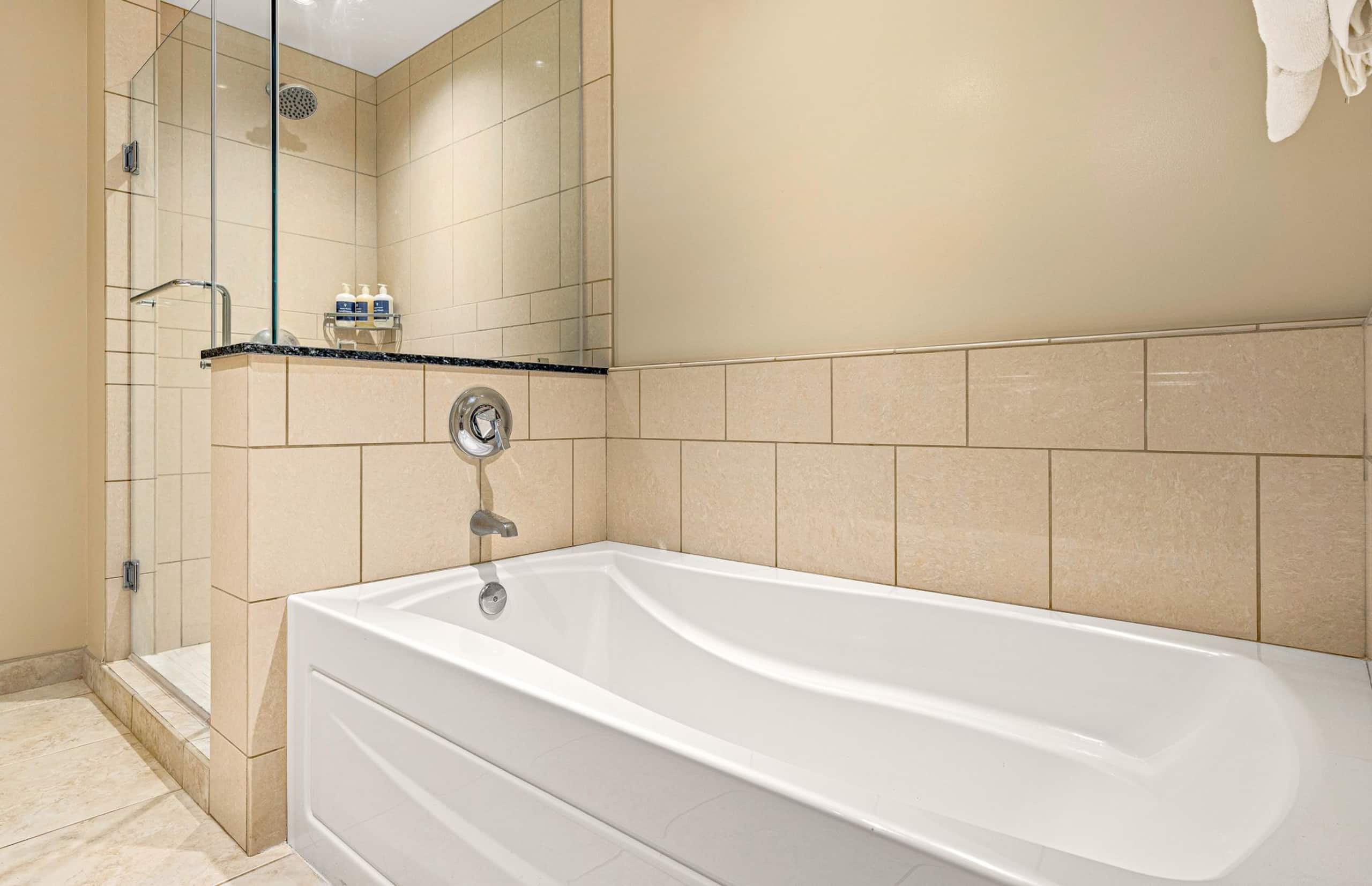 Condo in Lahaina · ★4.44 · 1 bedroom · 3 beds · 1 bath - Image 28