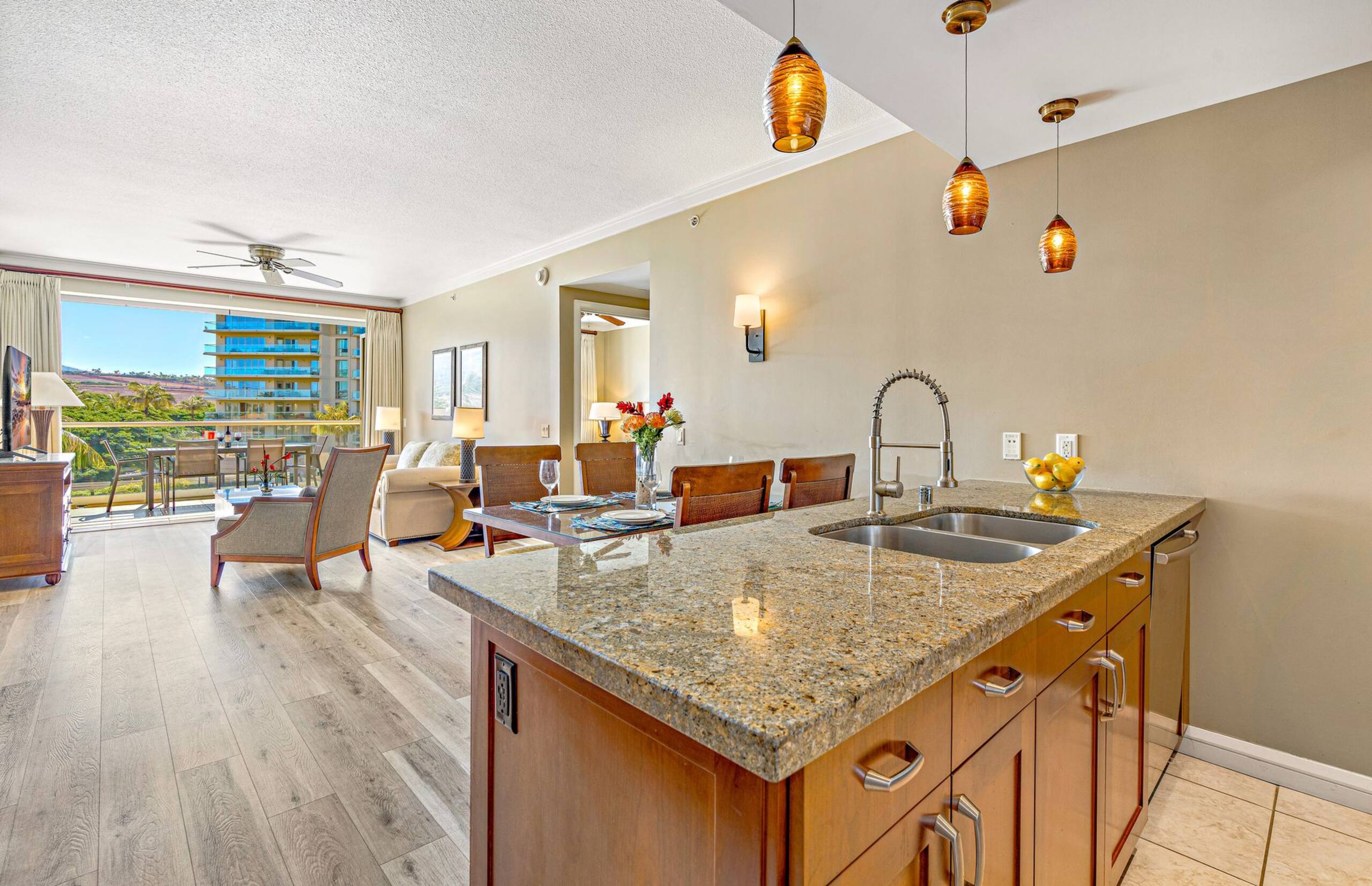 Condo in Lahaina · ★4.44 · 1 bedroom · 3 beds · 1 bath - Image 5