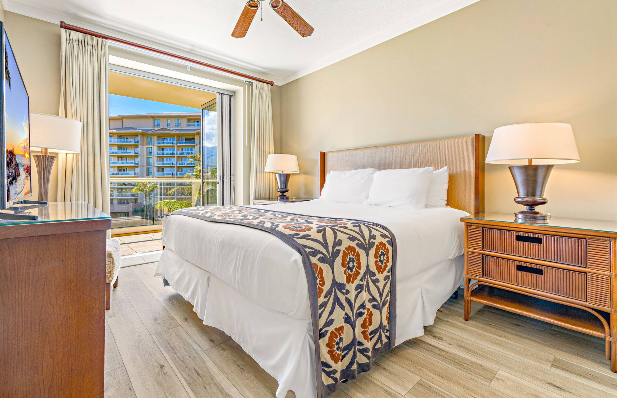 Condo in Lahaina · ★4.44 · 1 bedroom · 3 beds · 1 bath - Image 23