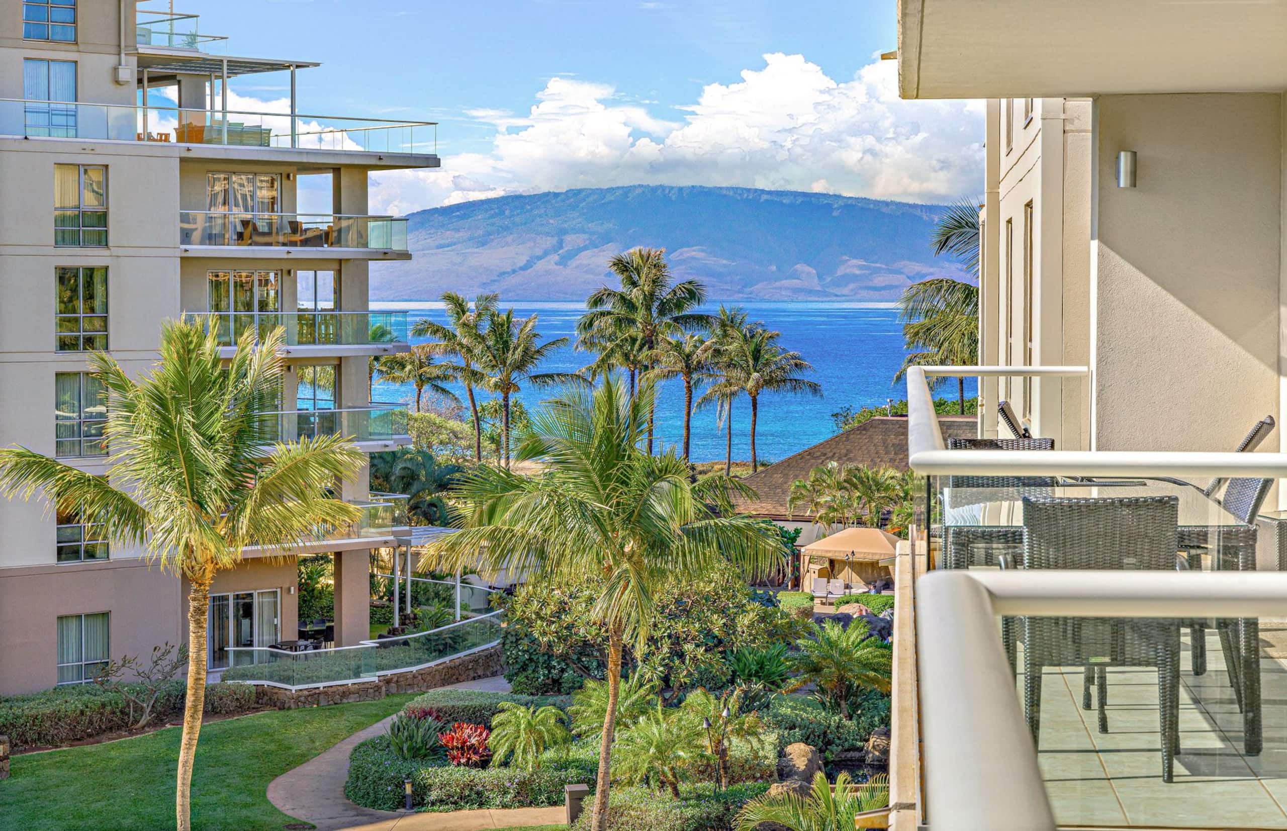 Condo in Lahaina · ★4.44 · 1 bedroom · 3 beds · 1 bath - Image 2