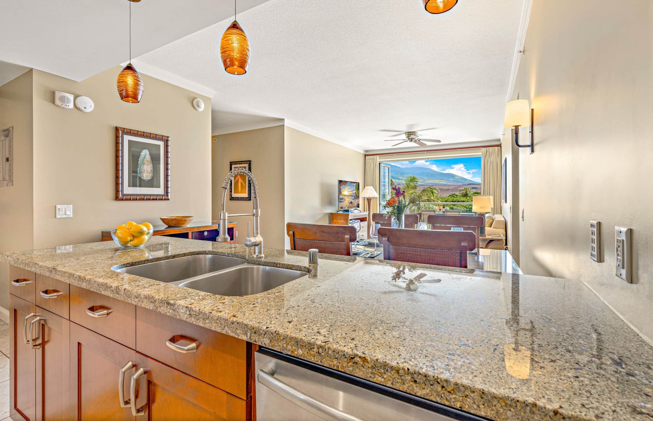 Condo in Lahaina · ★4.44 · 1 bedroom · 3 beds · 1 bath - Image 21
