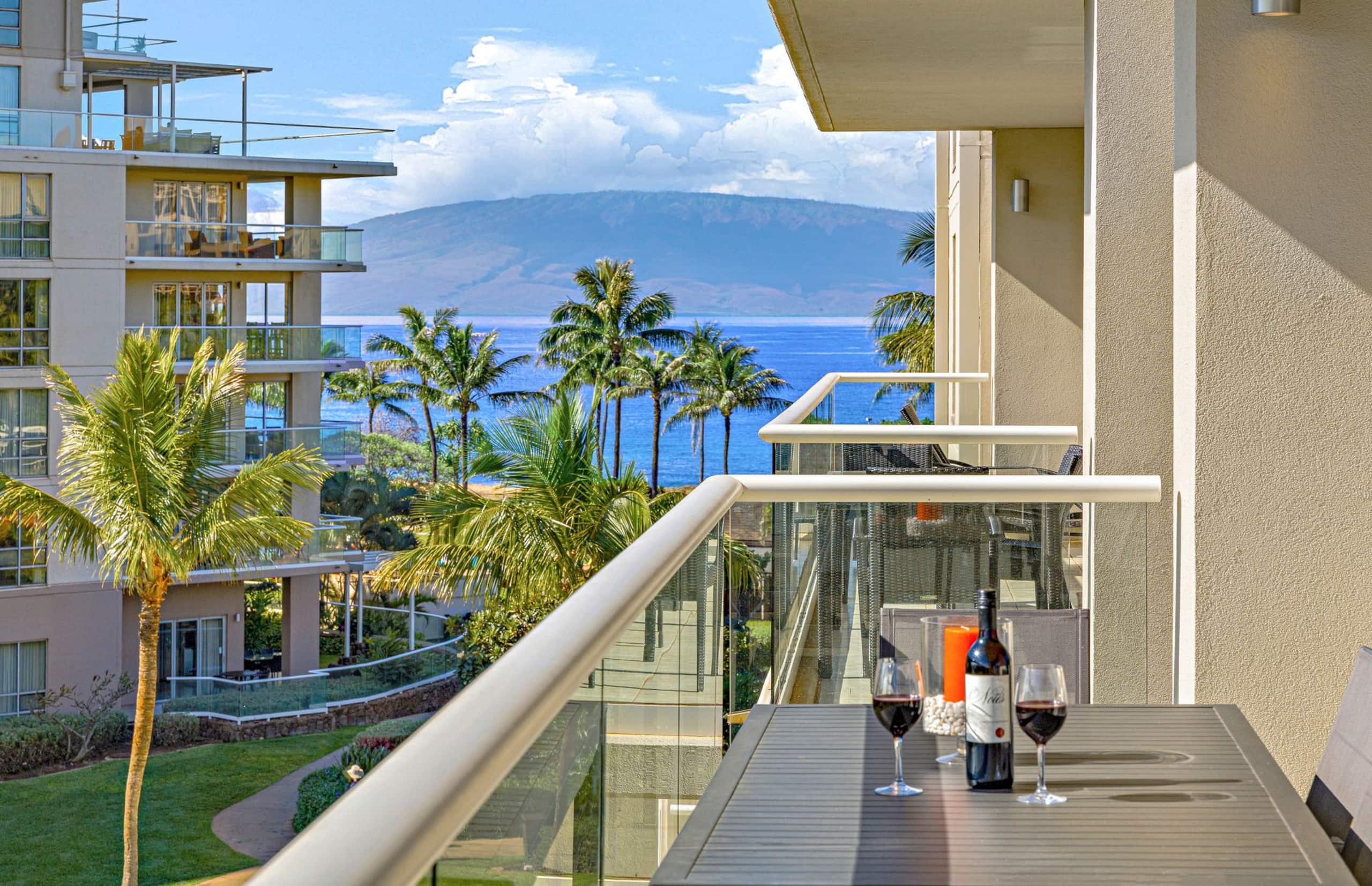 Condo in Lahaina · ★4.44 · 1 bedroom · 3 beds · 1 bath - Image 1