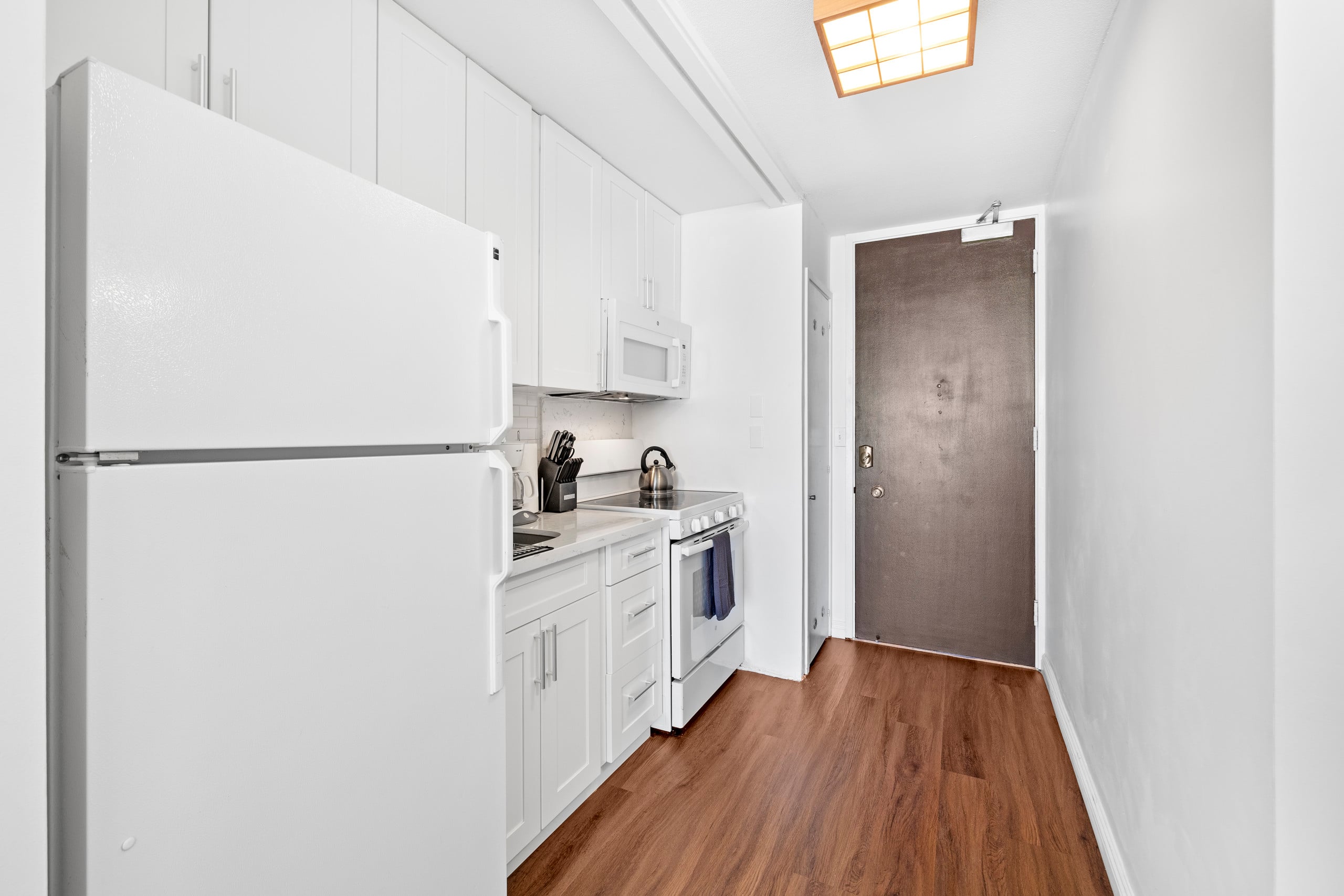Stunning Waikiki Studio - 5 Star Location! - Image 8