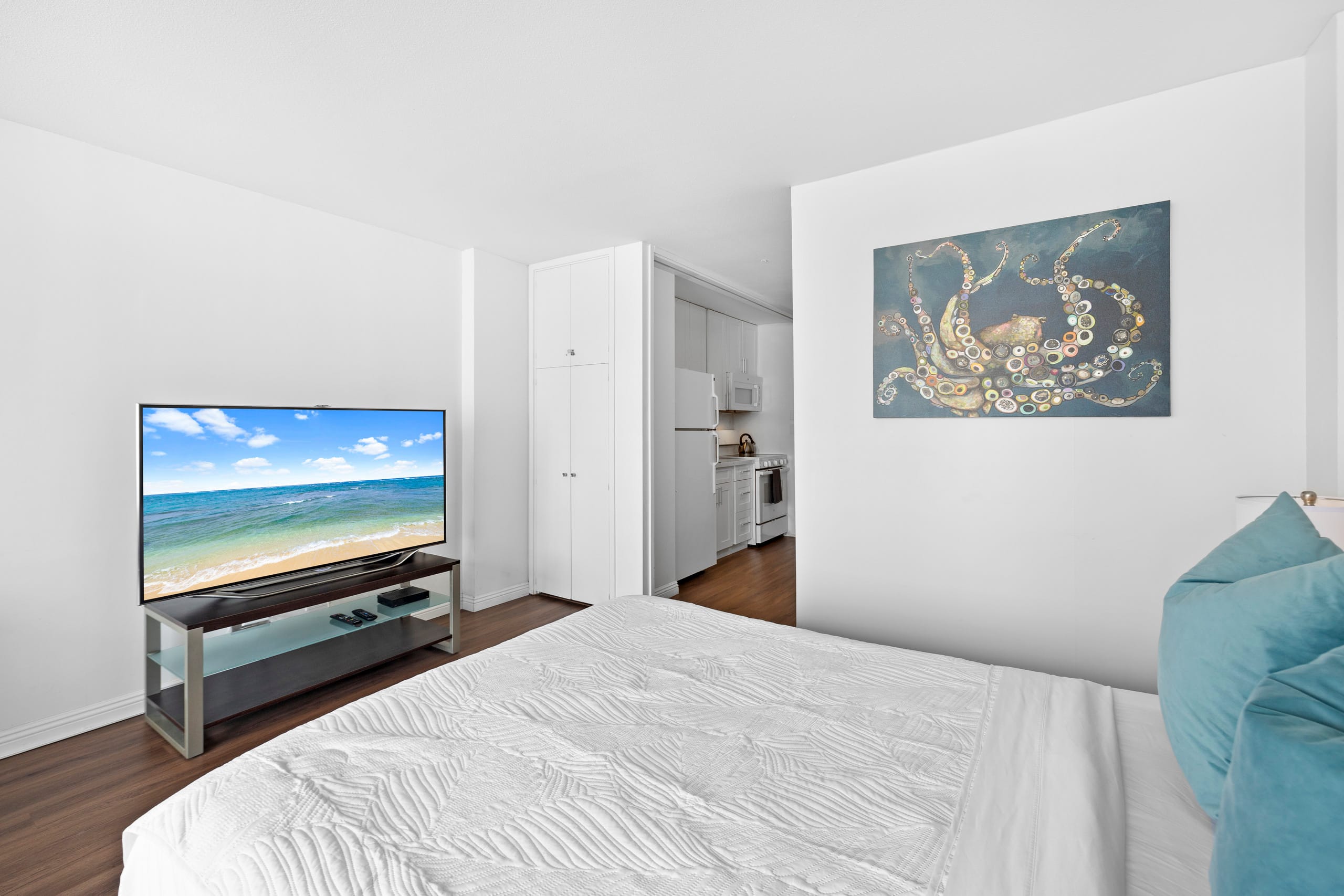 Stunning Waikiki Studio - 5 Star Location! - Image 12
