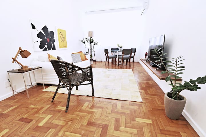 Leblon, av Cupertino, near beach with 24h doorman,