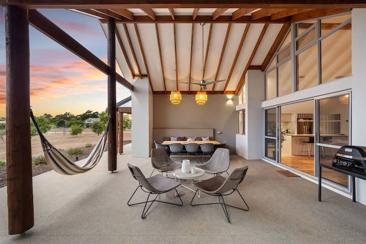 Amaroo—Luxe Hinterland Farmhouse + Studio