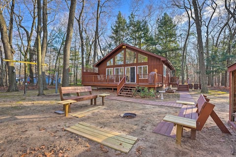 Spacious Family Escape: Walk to Lake Michigan!