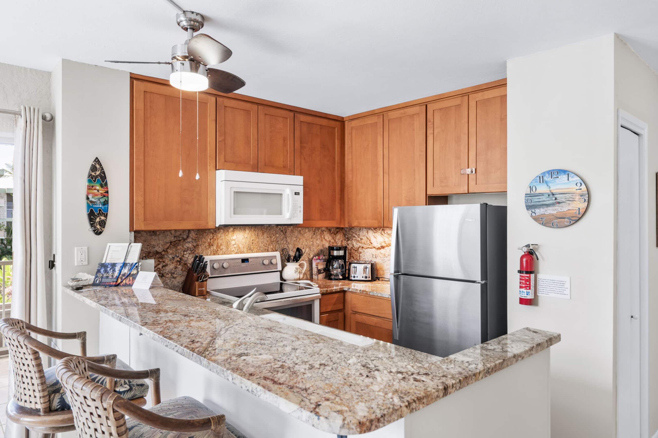 Condo in Kailua-Kona · ★4.85 · 1 bedroom · 2 beds · 1 private bath - Image 3