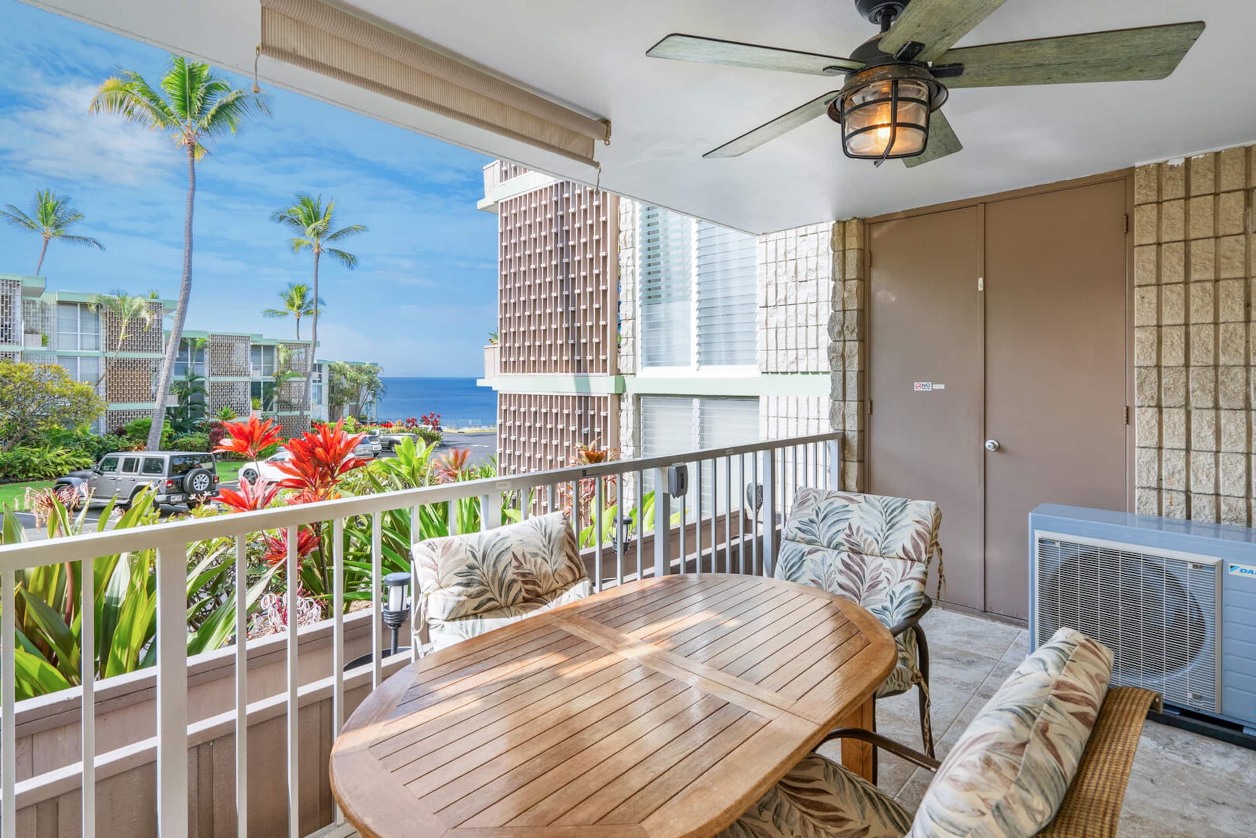Condo in Kailua-Kona · ★4.85 · 1 bedroom · 2 beds · 1 private bath - Image 13