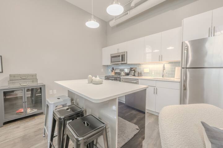 4bed Loft | Steps to Boston Common + Beacon Hill gallery image 4