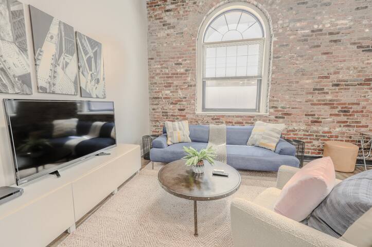 4bed Loft | Steps to Boston Common + Beacon Hill gallery image 2