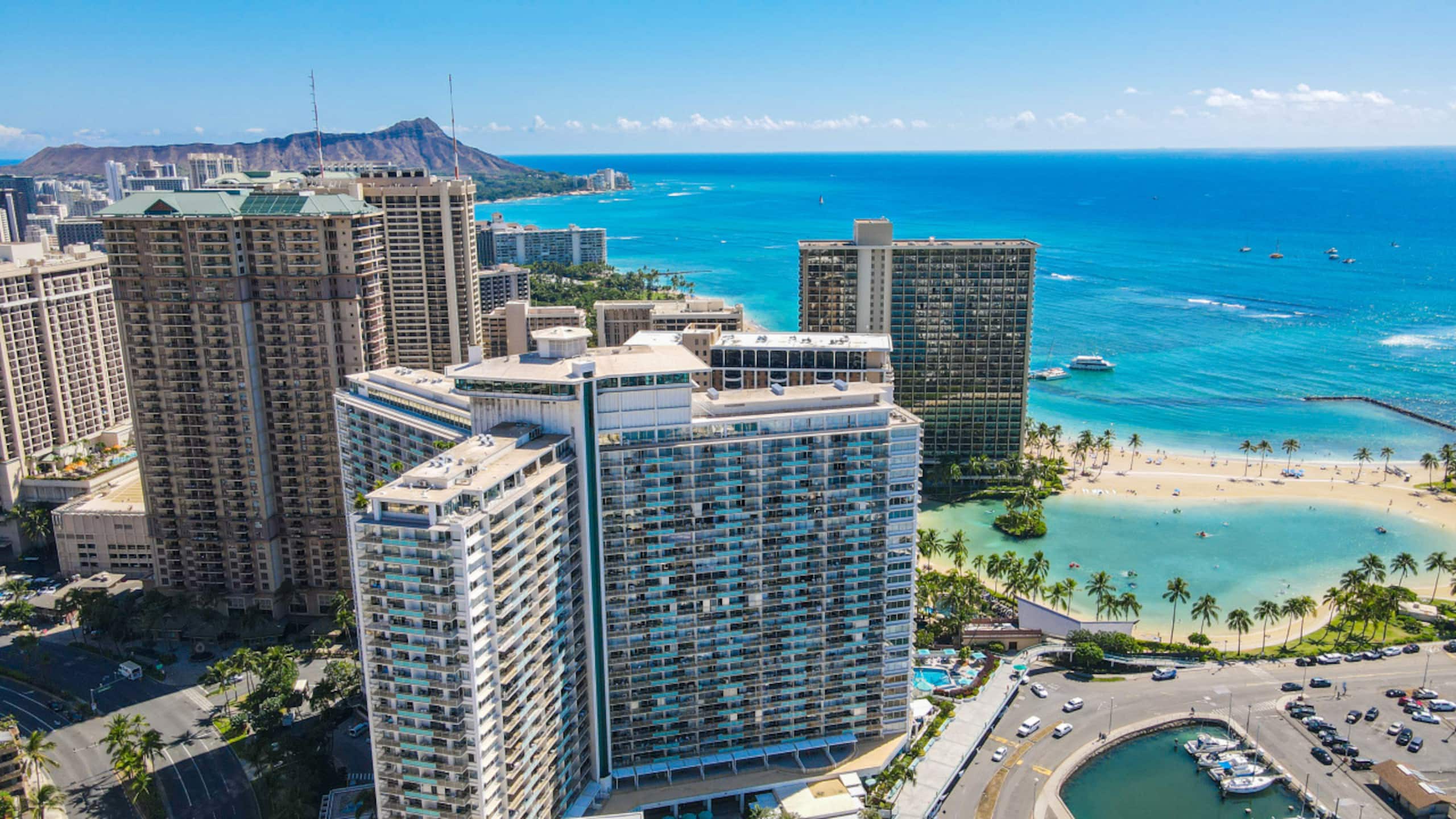 Condo in Honolulu · ★4.94 · 1 bedroom · 1 bed · 1 private bath - Image 3
