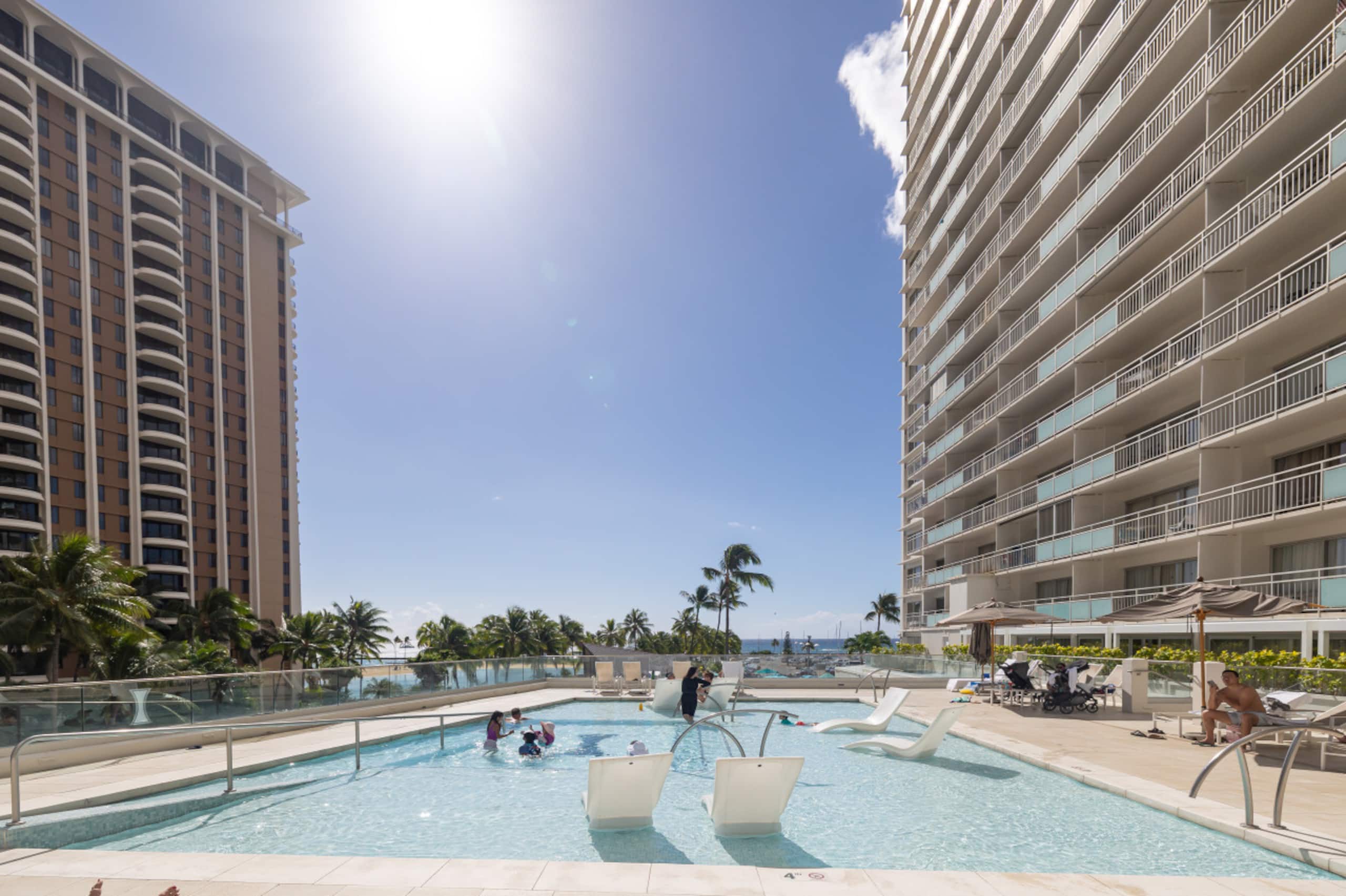Condo in Honolulu · ★4.94 · 1 bedroom · 1 bed · 1 private bath - Image 21